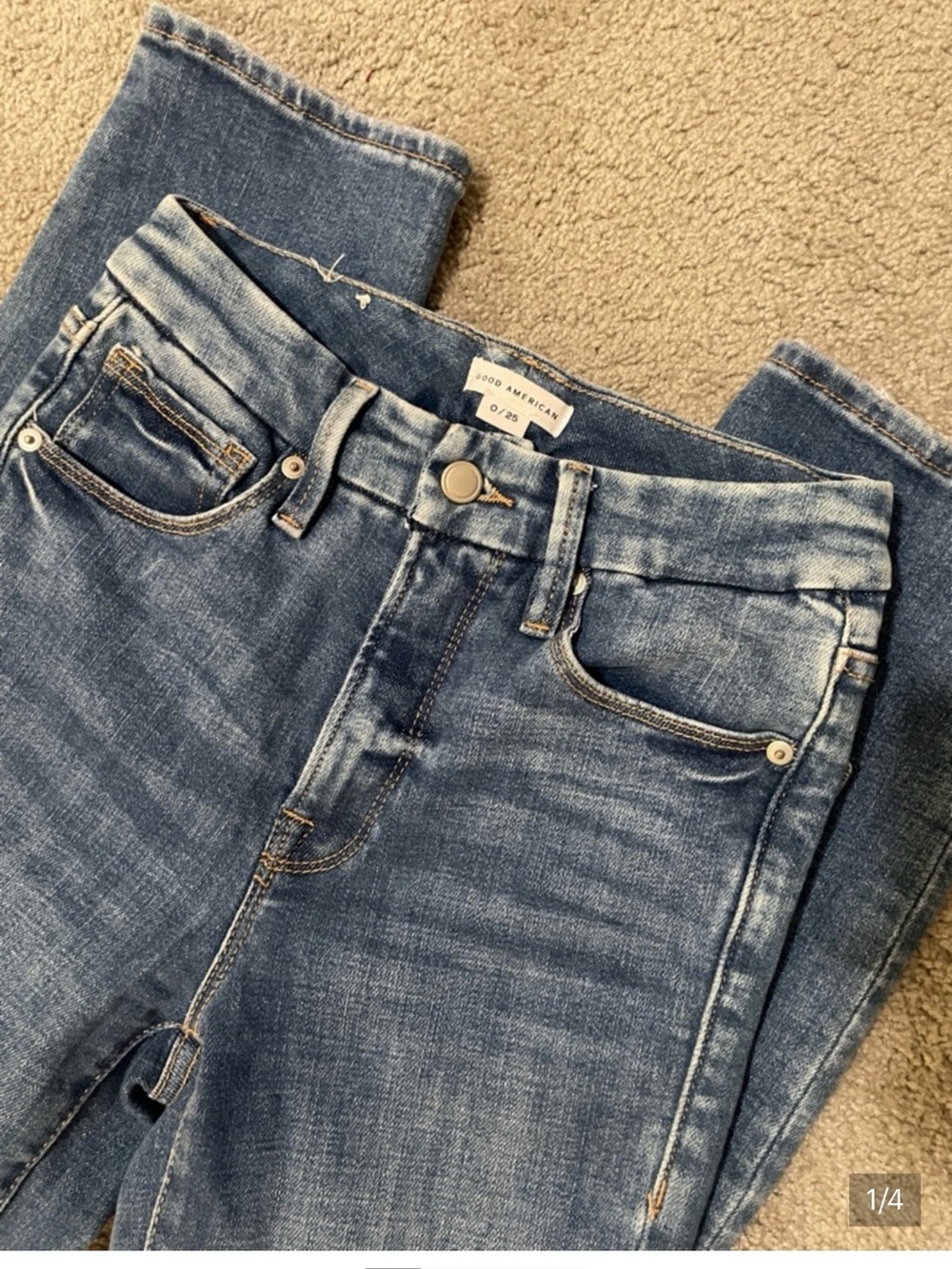 Good American Skinny Jeans in Faded Blue Wash
